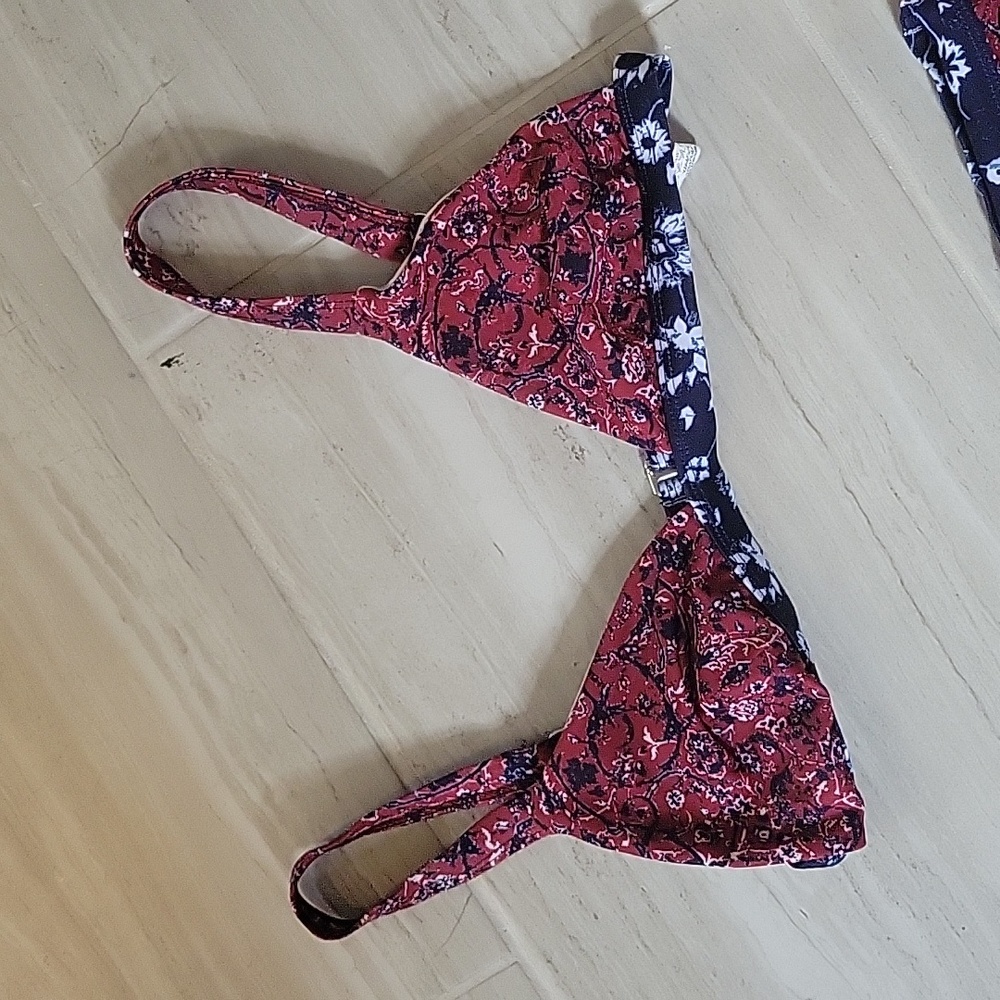 Tavik+ Bikini 2 Piece Swimsuit Small Red And Blue Floral Bikini - Picture 3 of 7